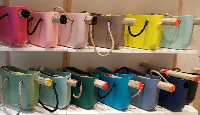 Bolsas customizáveis Obag. Achados em Praga por Fernanda Prats @pratserie