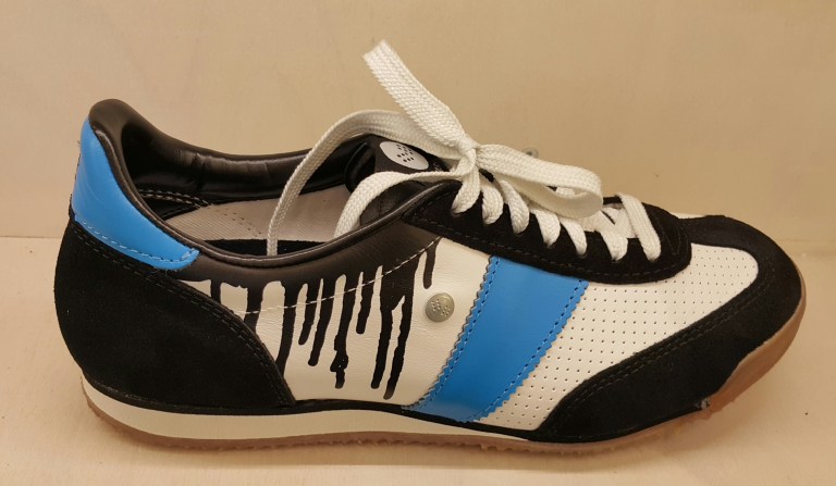 Prague Fashion - customized sneakers at Botas 66 store @pratserie