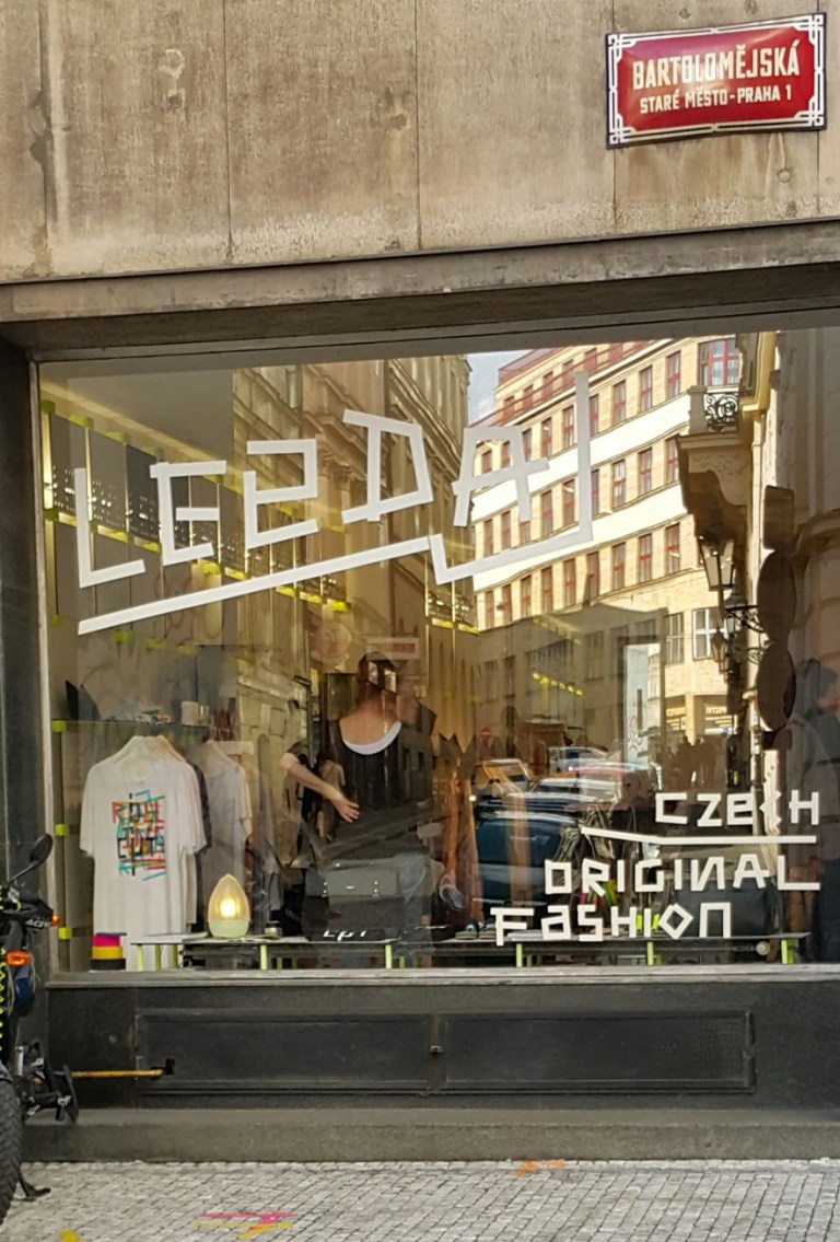 Prague Fashion - Leeda shop @pratserie