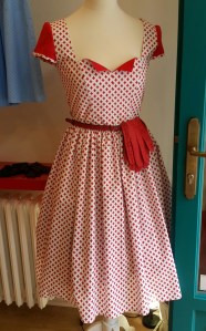 Retro dress and gloves Lazy Eye shop Prague @pratserie
