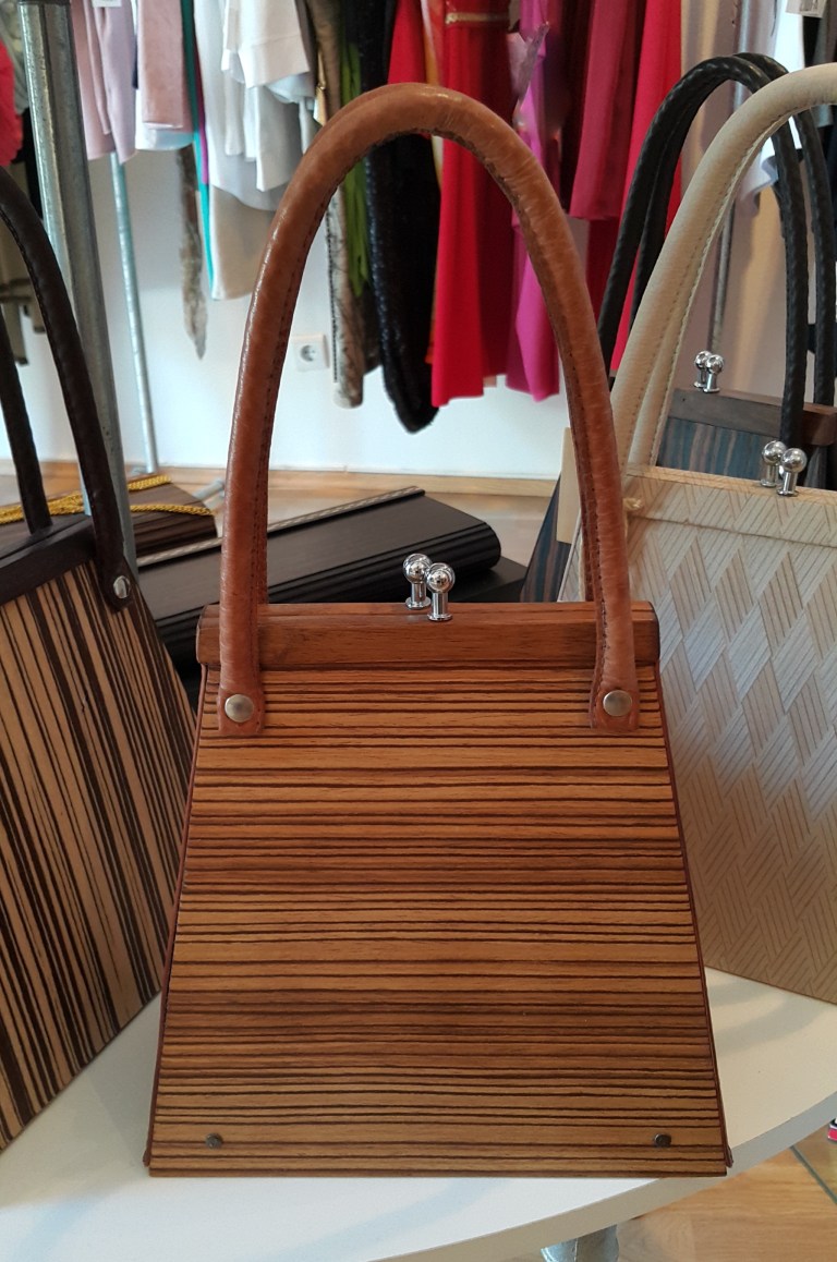 Bolsa de madeira. Achados em Liubliana , Slovênia @pratserie