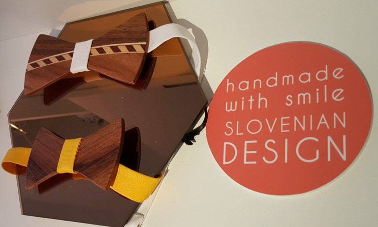 Gravata de madeira. Achados de Fernanda Prats em Liubliana , Slovênia