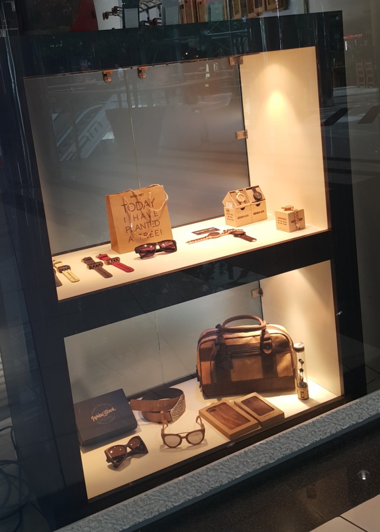 Produtos feitos de madeira em Liubliana , Slovênia @pratserie