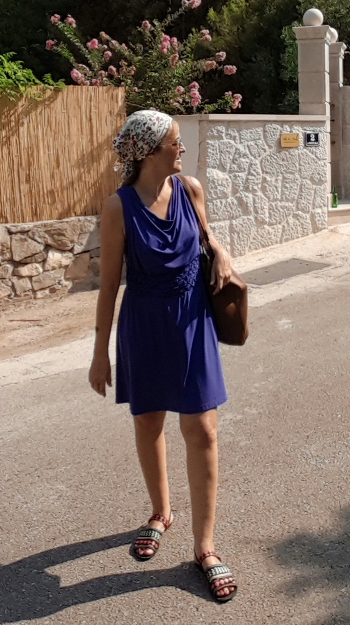 Fernanda Prats - blue dress accessories @pratserie