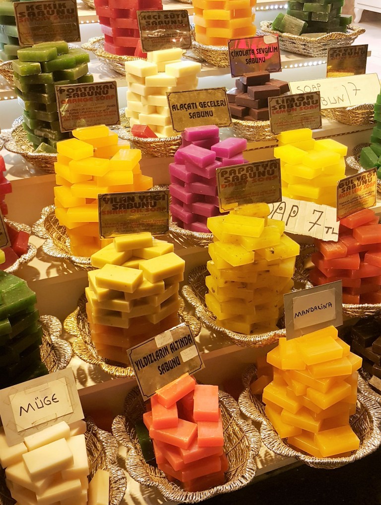 collorful soaps grand bazar istanbul @pratserie