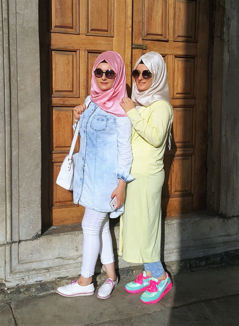 pastel tones hijab style Istanbul @pratserie