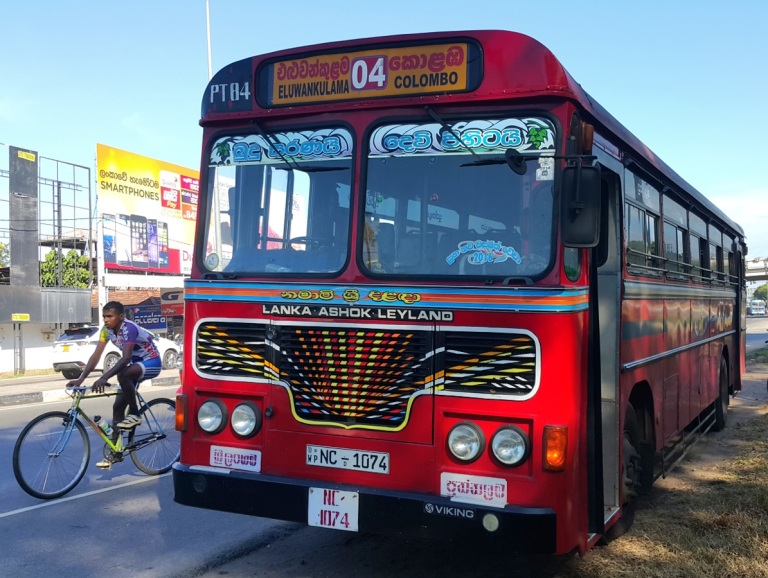 Sri_Lanka_public_transport_by pratserie.jpg
