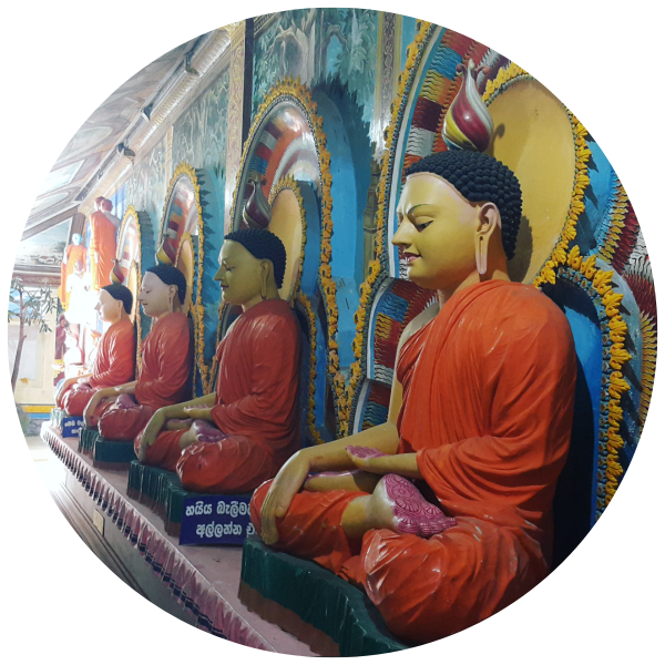 Buddhist-Temple-by-Fernanda-Prats