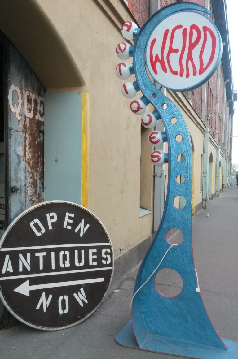 Weird Antiques shop in Helsinki @pratserie