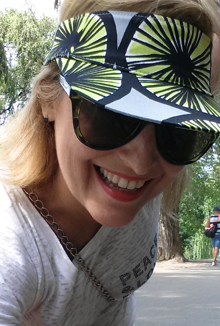 Fernanda Prats wears Marimekko cap in Helsinki @pratserie