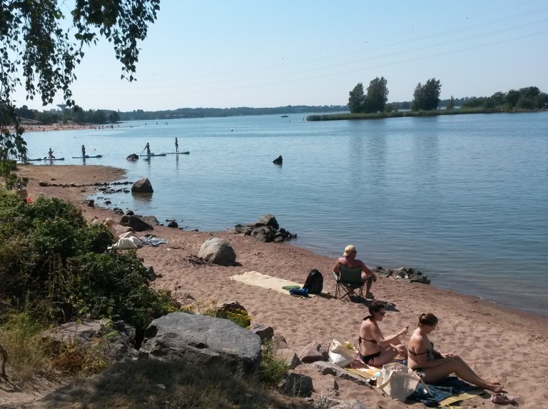 Beach in Helsinki @pratserie