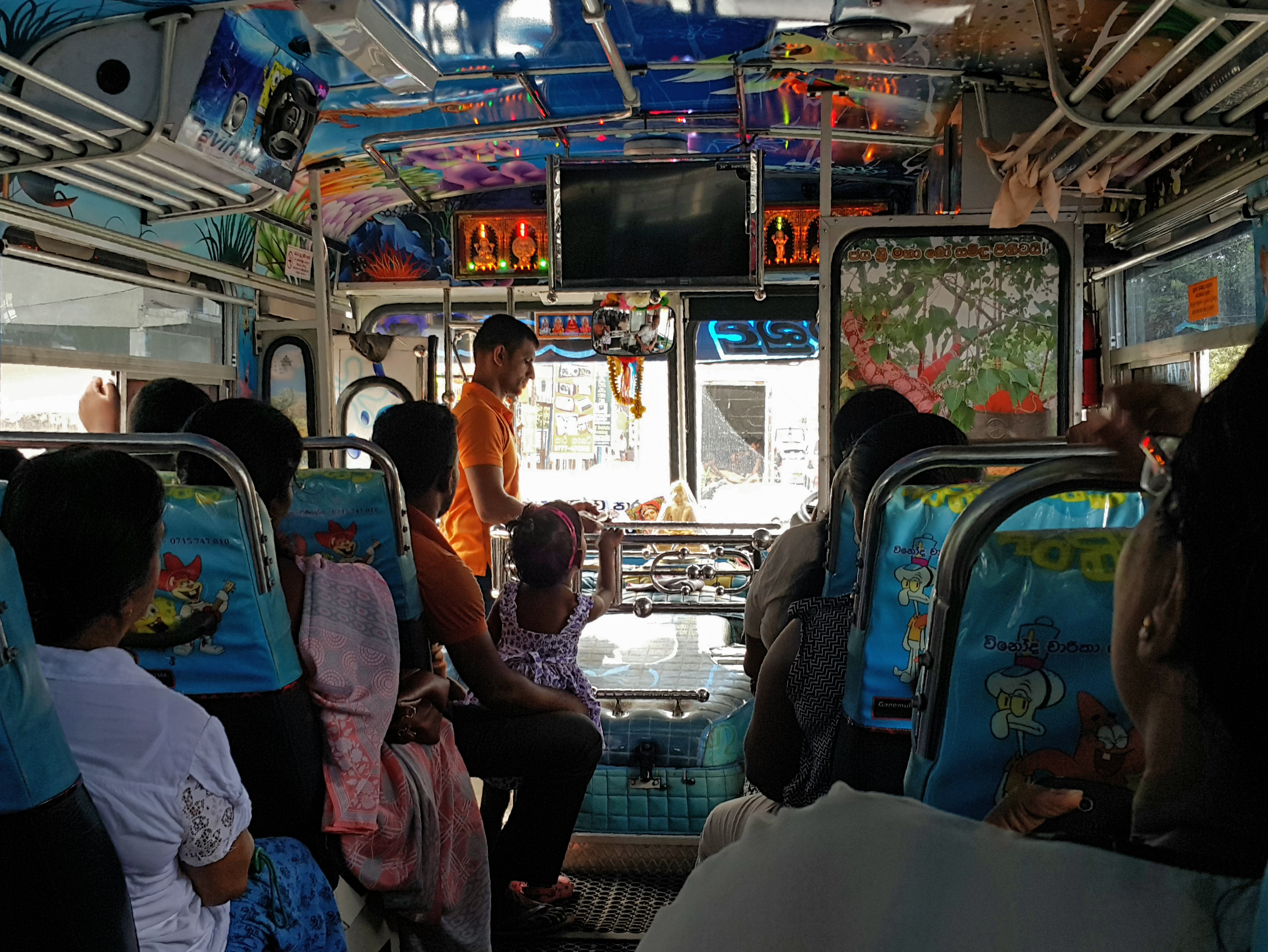 Ônibus no Sri Lanka
