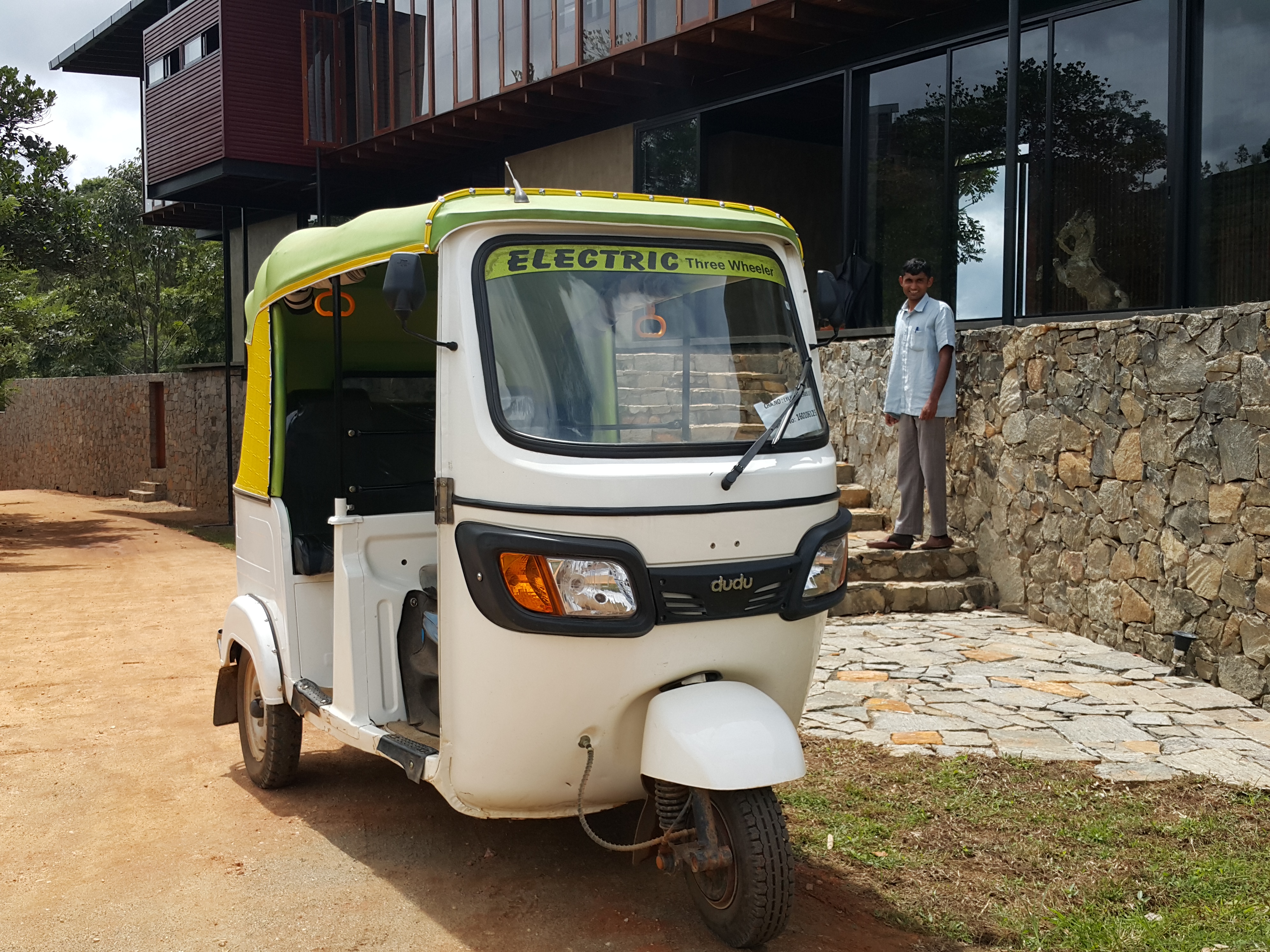 electric three wheeler (Sri Lanka)