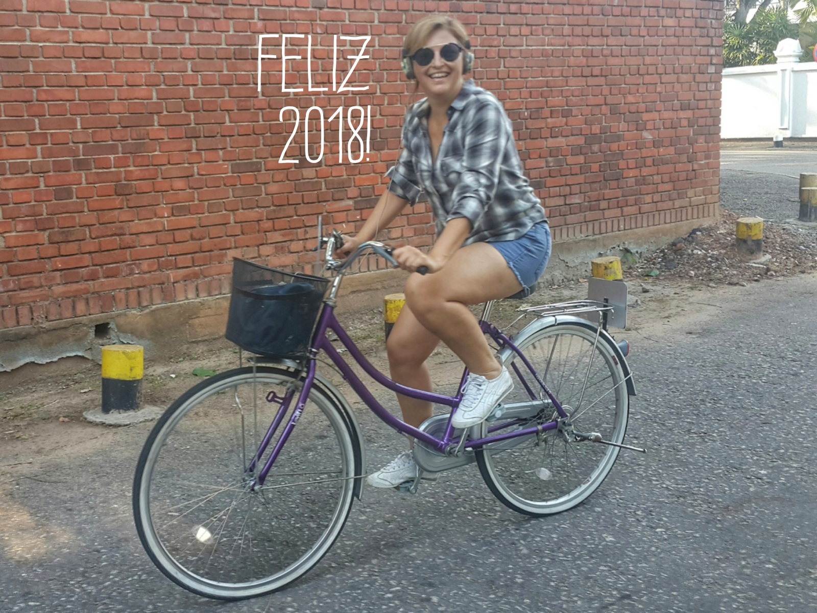 Fernanda Prats - bike - Sri Lanka @pratserie