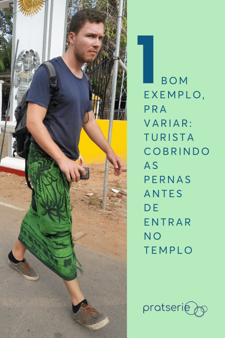 turista ocidental se cobrindo para entrar em um templo